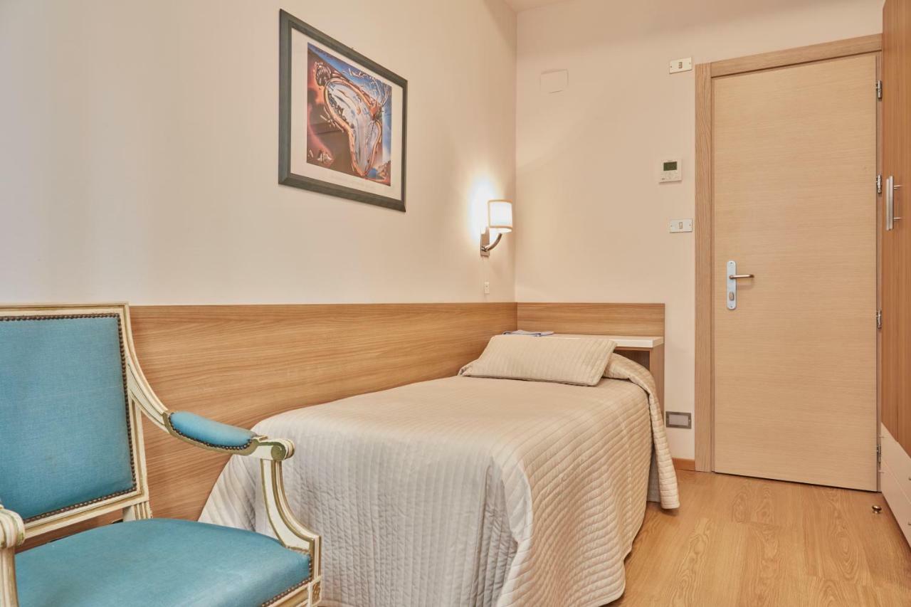 Albergo Celeste 세스트리레반떼 외부 사진
